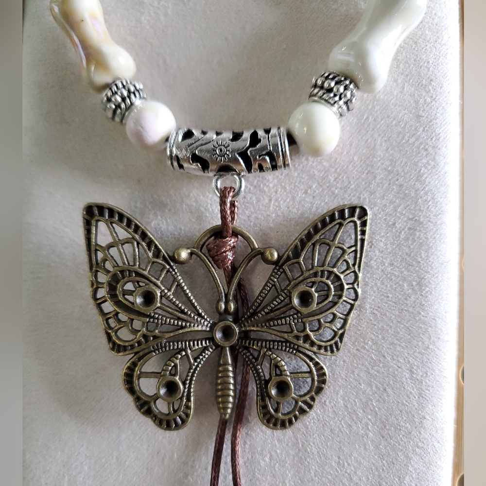 Boho Chic Butterfly Necklace - Picture 4 of 4